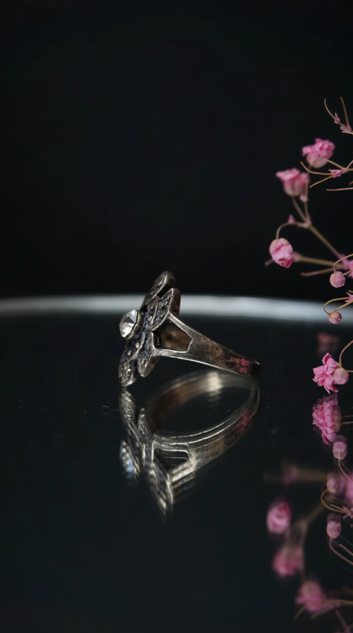 Vintage Art Deco style silver filigree ring with clear crystal stone