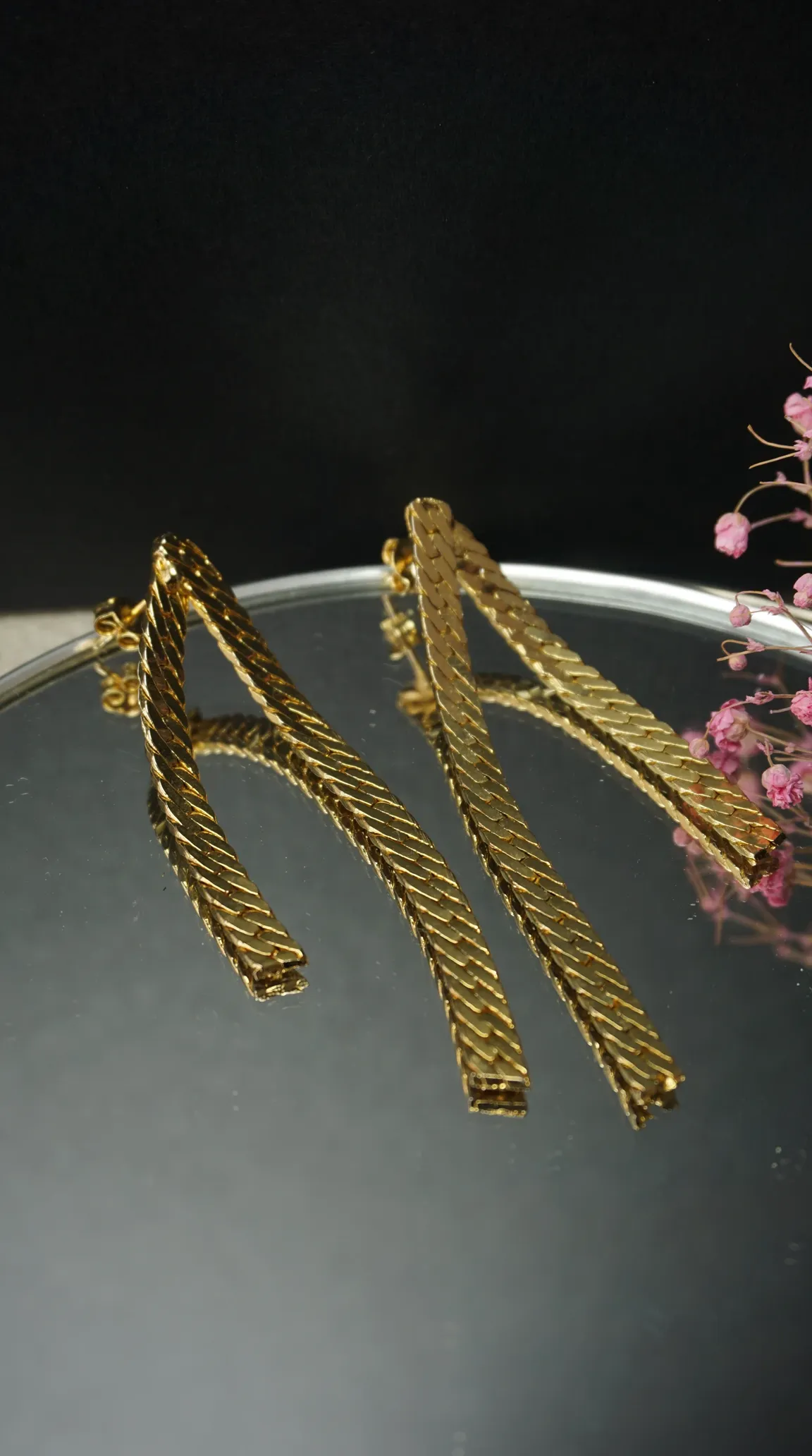 Vintage gold herringbone flat chain dangle earrings
