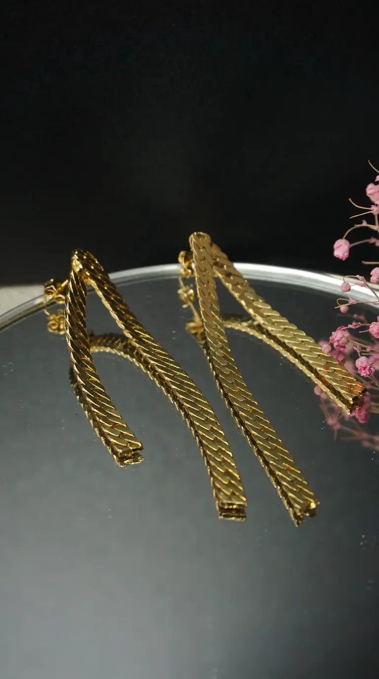 Vintage gold herringbone flat chain dangle earrings