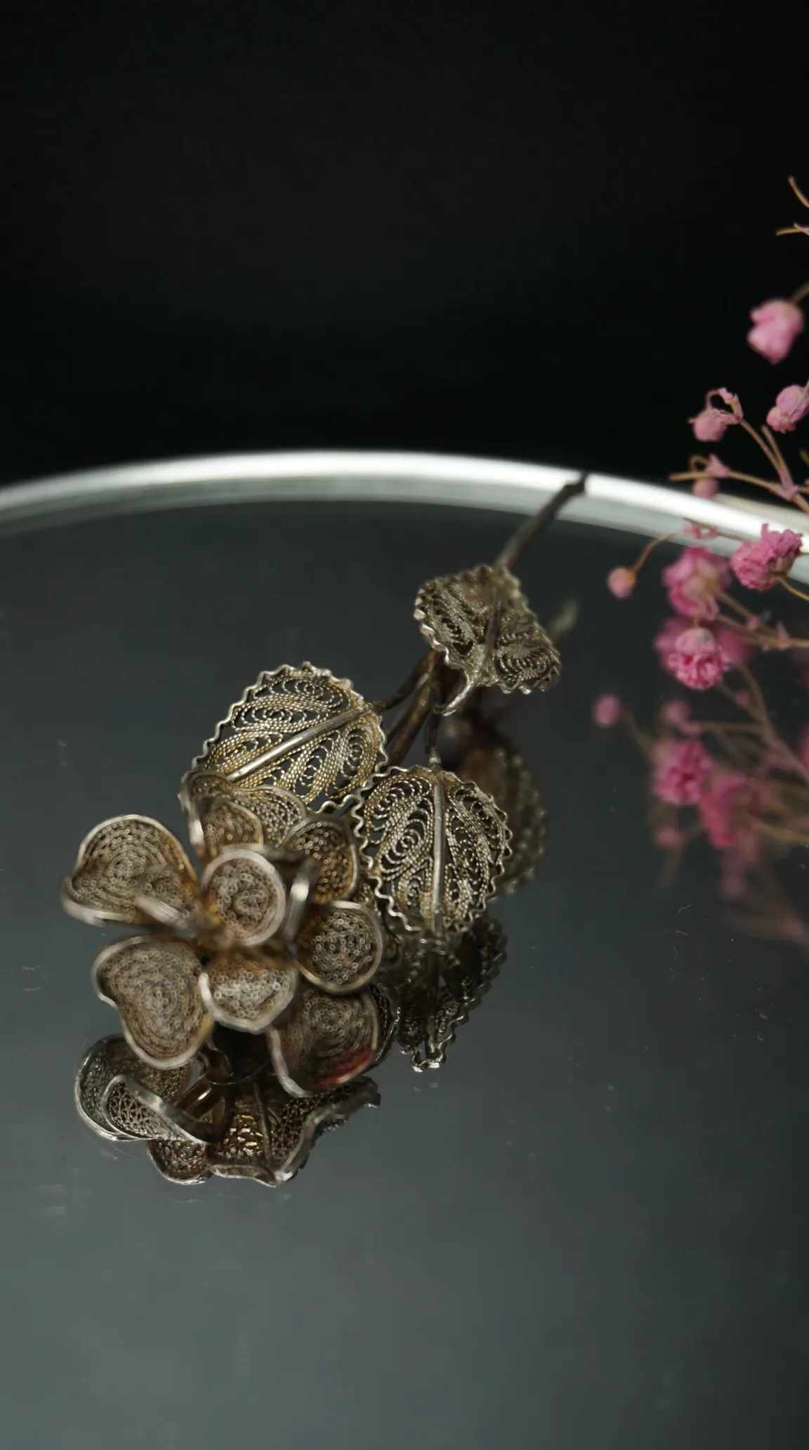 Vintage silver filigree floral and leaf brooch