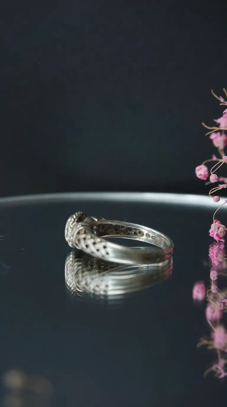Vintage sterling silver filigree ring